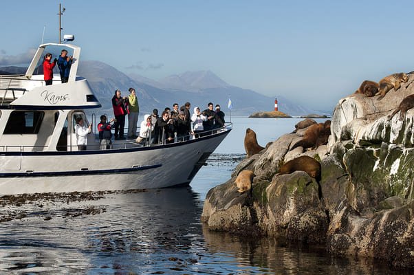 Navegación Canal de Beagle y Faro del Fin del Mundo